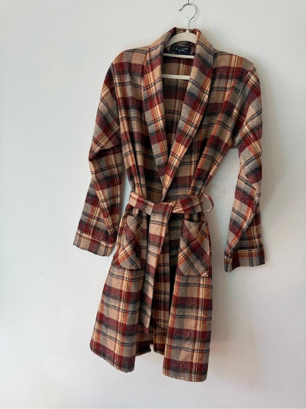 Lauren Reusesn Lounge Wear Plaid Belted Coat in Red & Brown Size Medium Like New